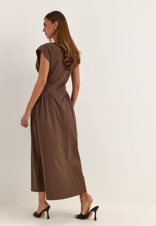 V-shaped Rushed Midi Dress Brown