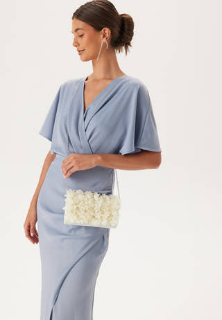 bubbleroom-3d-floral-clutch-cream_4