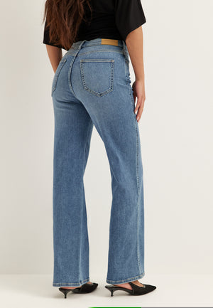 High Straight Leg Jeans