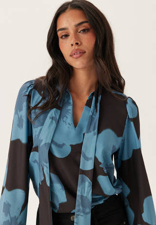 Scarf L/S Blouse