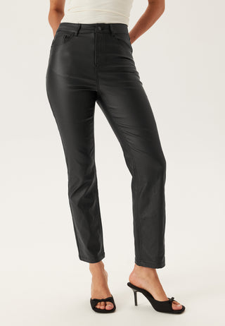 bubbleroom-straight-leg-coated-jeans_1
