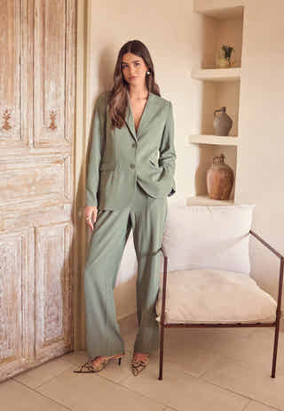 Straight Leg Pleated Suit Pants