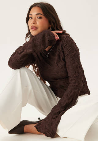 bubbleroom-structure-long-sleeve-top-brown