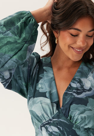 V-neck L/S Blouse