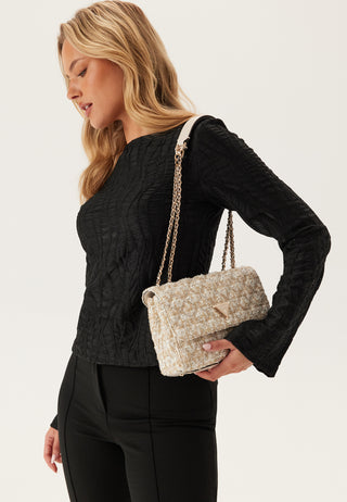 guess-giully-2-comp-cnvrtble-flap-gold-_2